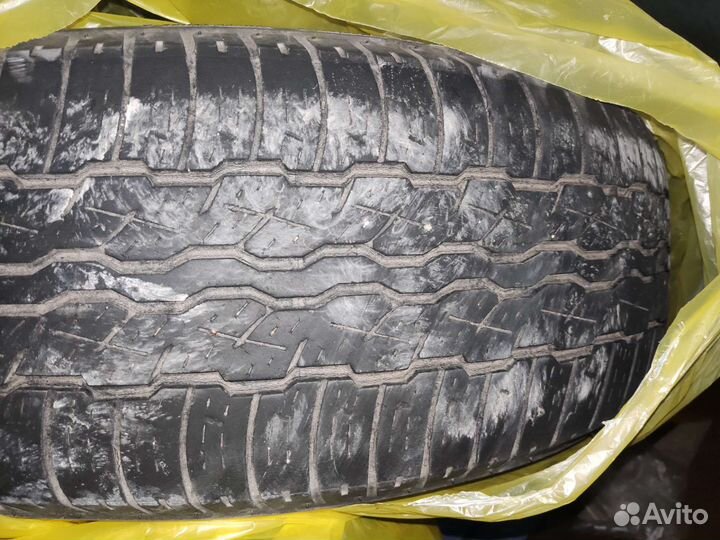 Bridgestone Dueler H/T D687 225/65 R17