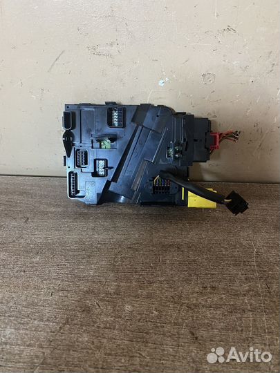 Блок подрулевых переключателей Volkswagen Touran