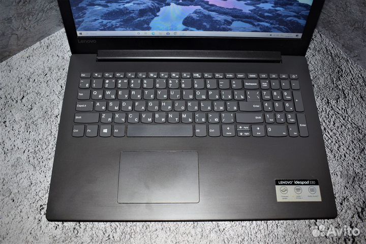 Ноутбук Lenovo на Core i3-8130U/MX150/ Full HD