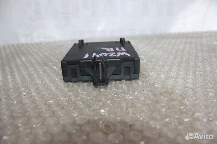 Блок упр-я двери пер прав Mercedes C-Class W204