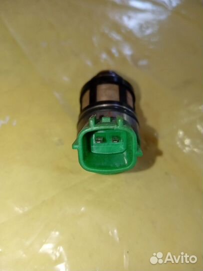 Форсунка топливная Nissan Bluebird U14 SR18DE 1998