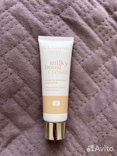 Тональный крем Clarins milky boost cream 01