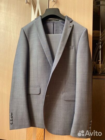 Продам костюм