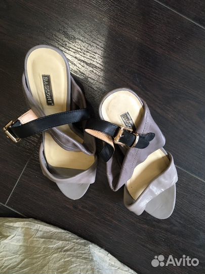 Босоножки кожаные Basconi