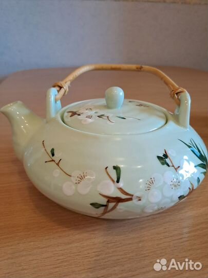 Набор для чая :чайник, 4 пиалы(сакура)