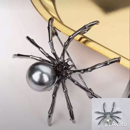 Новая брошь паук
