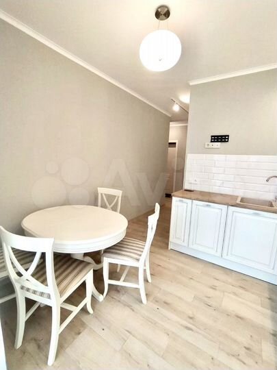 2-к. квартира, 58 м², 3/9 эт.