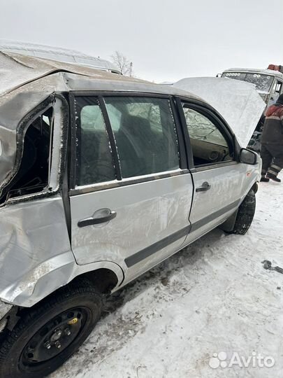 Передние,Задние двери на Ford Fusion