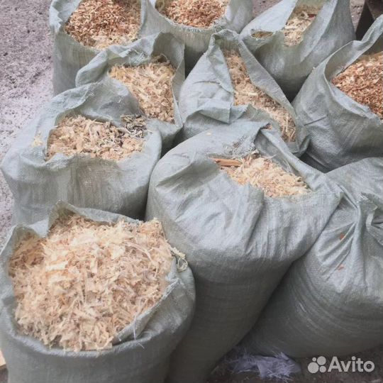 Сухая стружка и опилки лиственных пород деревьев