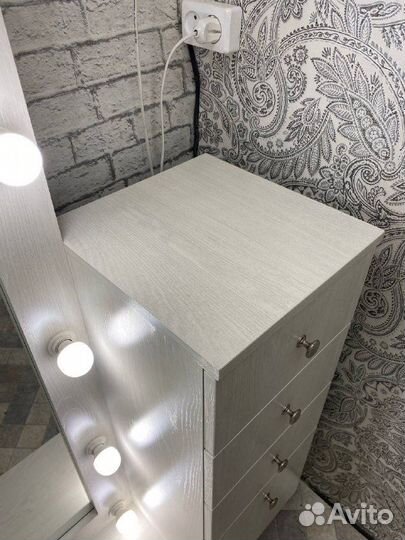 Зеркало с лампами и ящиками Ясень анкор белый