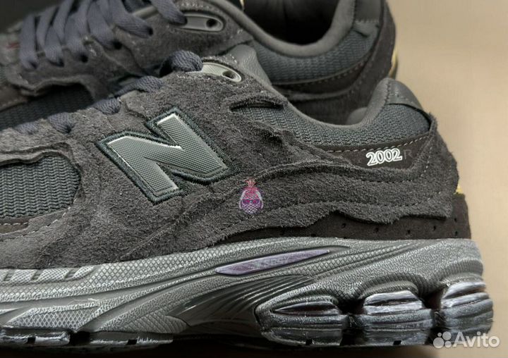 Кроссовки New Balance 2002R темные