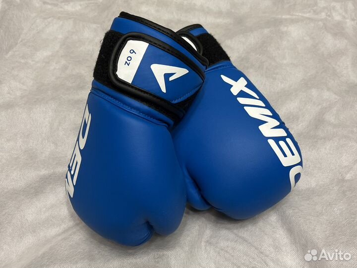 Боксерские перчатки 6 oz и шлем (размер М)