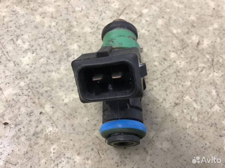 Форсунка инжекторная электрическая Nissan Almera