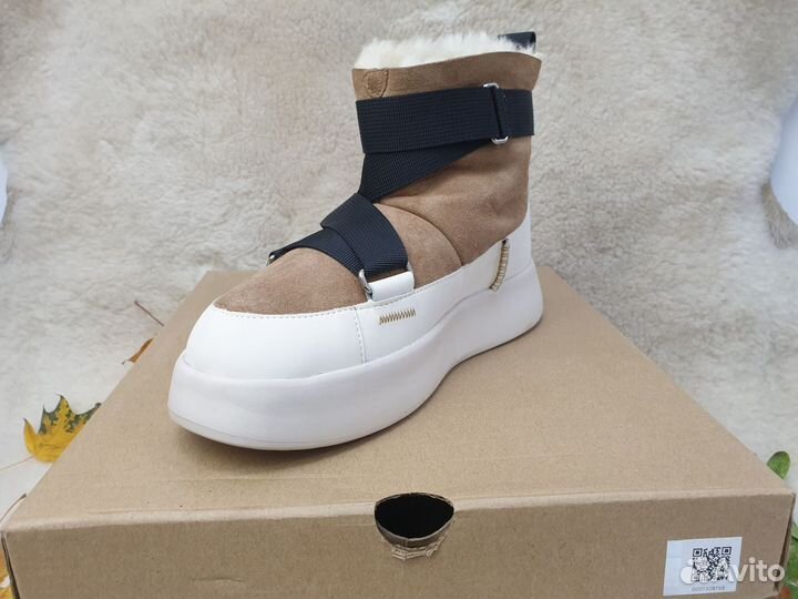 Ботинки UGG