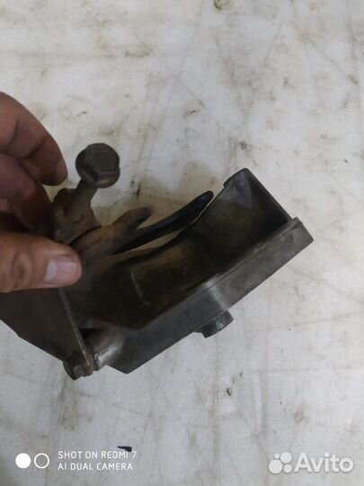 Кронштейн гур Jeep Grand Cherokee zj 4.0 l