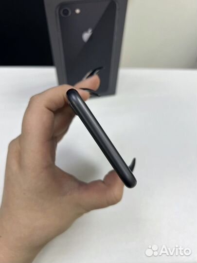 iPhone 8, 64 ГБ