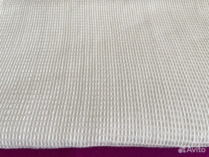 Полотенца вафельные в рулоне и подшитые