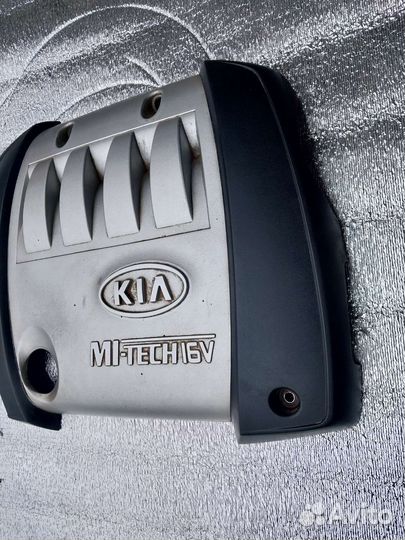 Крышка двигателя Kia Spectra декоративная крышка