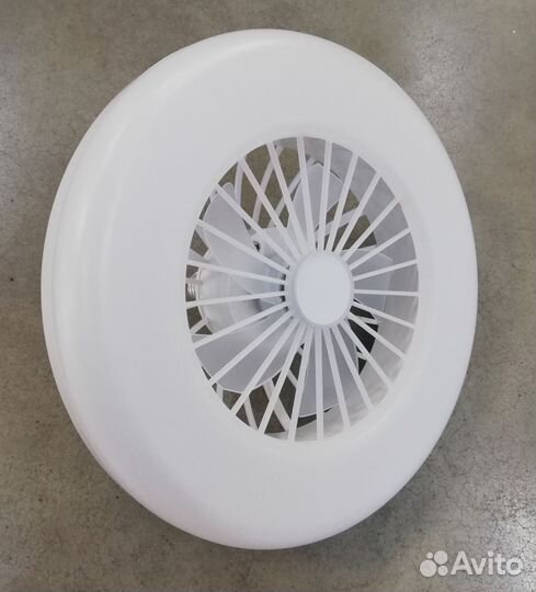 Лампа с вентилятором