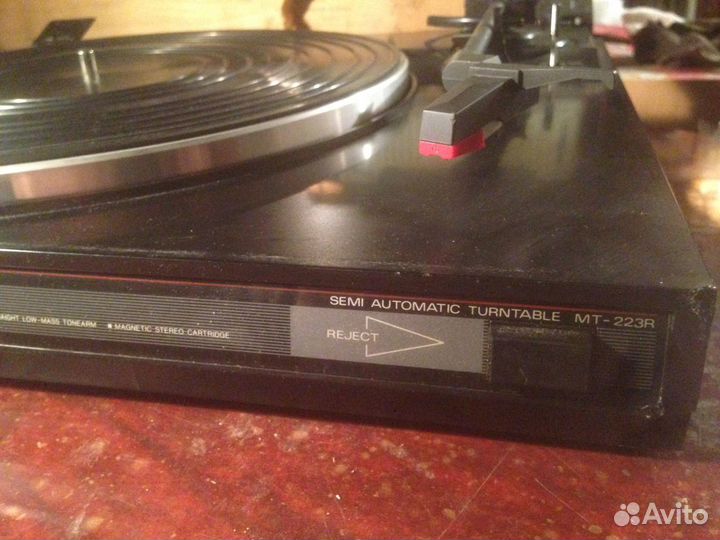 Проигрыватель винила Fisher MT-223R