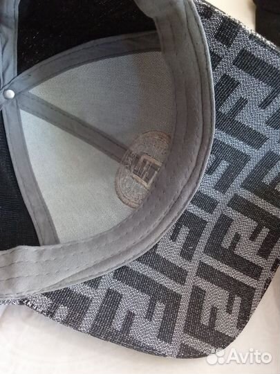 Бейсболка женская Fendi. Италия