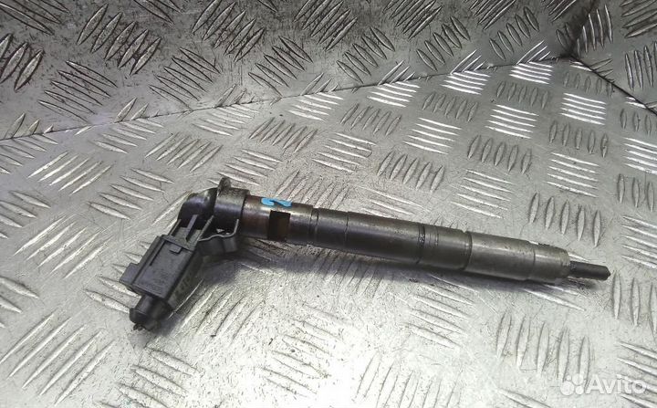 Форсунка топливная Audi A4/RS4/S4