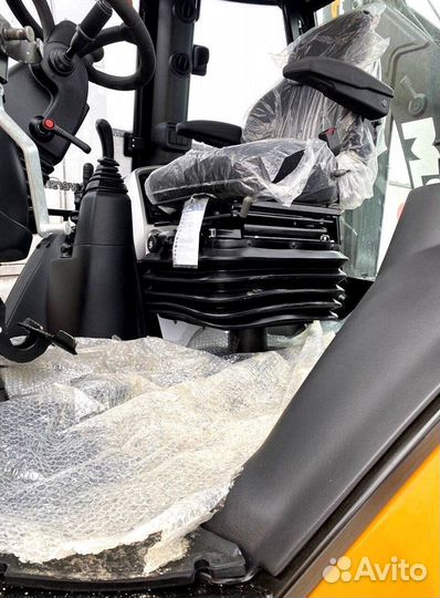 Экскаватор-погрузчик MST M644, 2023