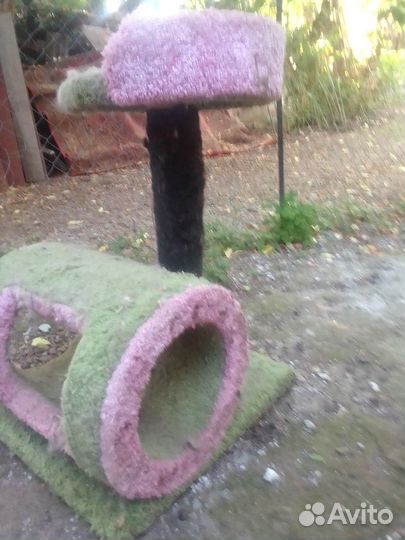 Домик для кошки с когтеточкой бу