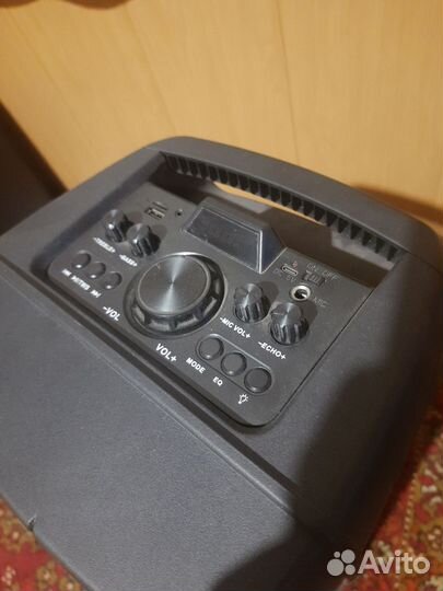 Музыкальная колонка с блютузом и караоке