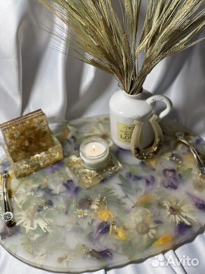 Поднос из эпоксидной смолы с цветами