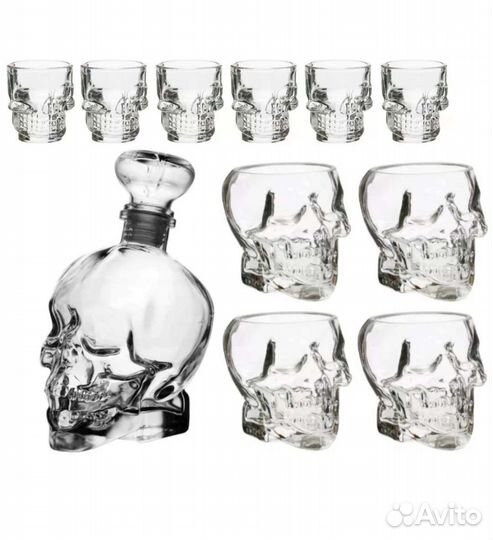 Штоф с рюмками Череп