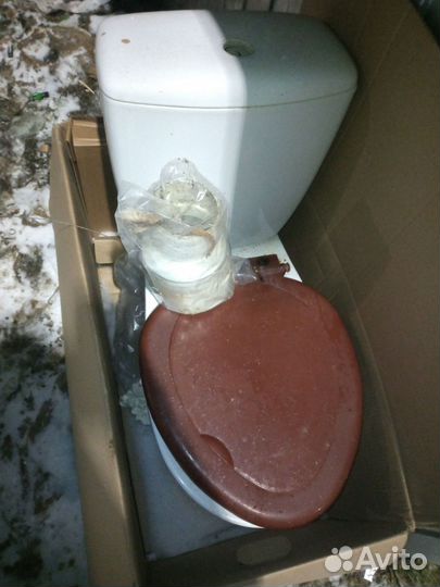 Унитазы и бачки бу