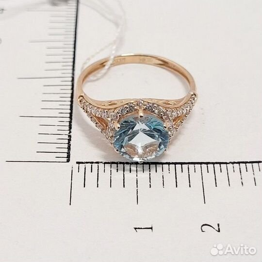 Кольцо с синтетическим камнем Золото