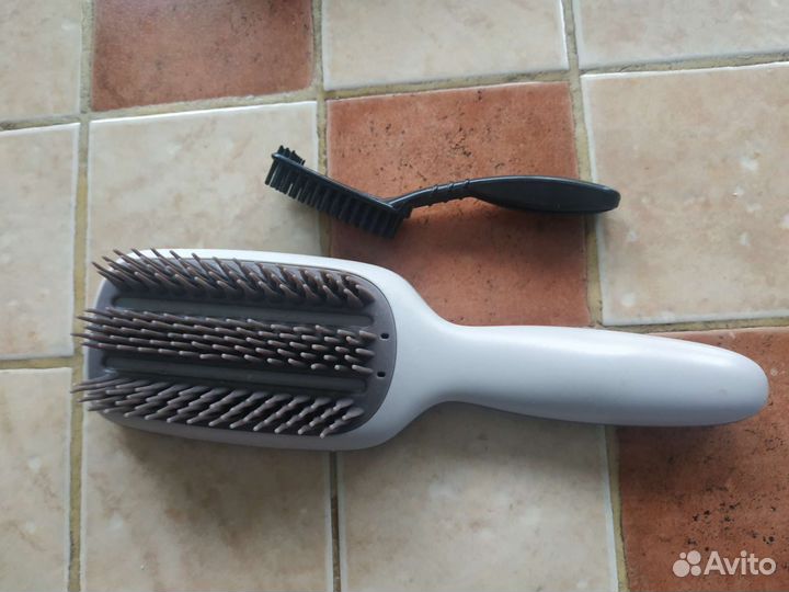 Плойка и выпрямитель для волос