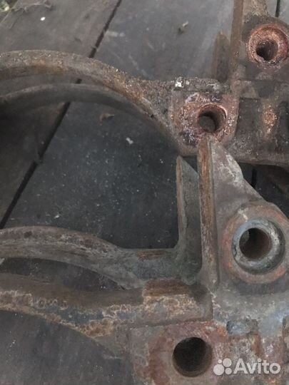 Скоба суппорта