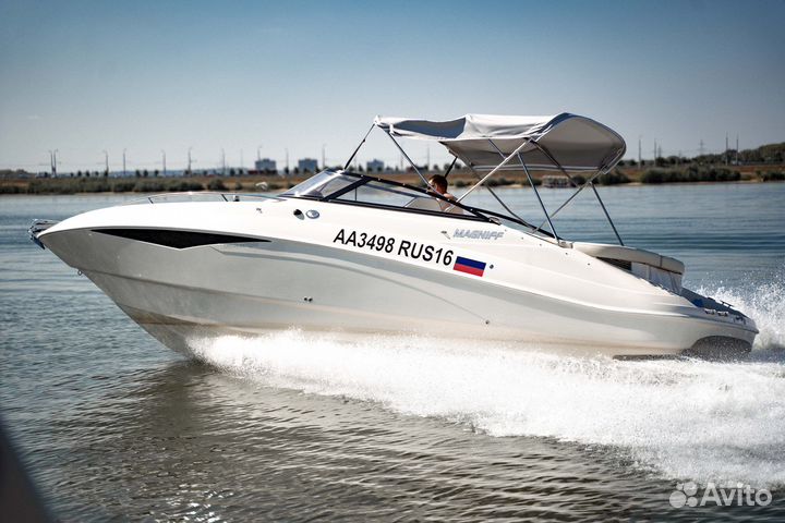 Аренда яхты катера Magniff 270 в Казани