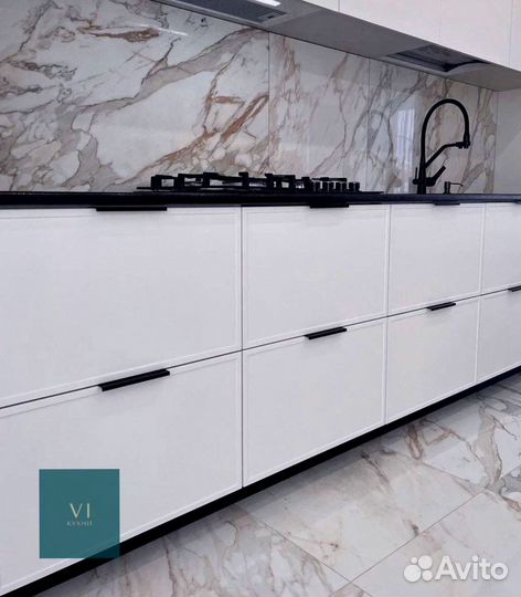 Функциональный кухонный гарнитур