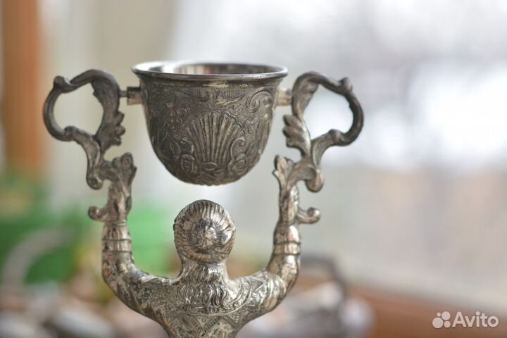 Фигура Девушка с чашей.Кубок-перевертыш