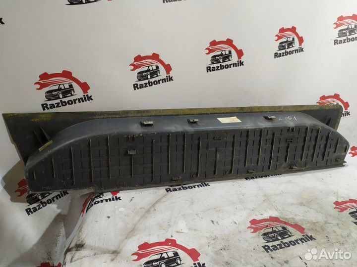 Накладка на порог салона правая Mercedes Vito W639