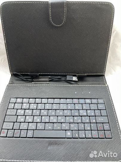 Чехол для планшета (10 дюймов) с клавиатурой