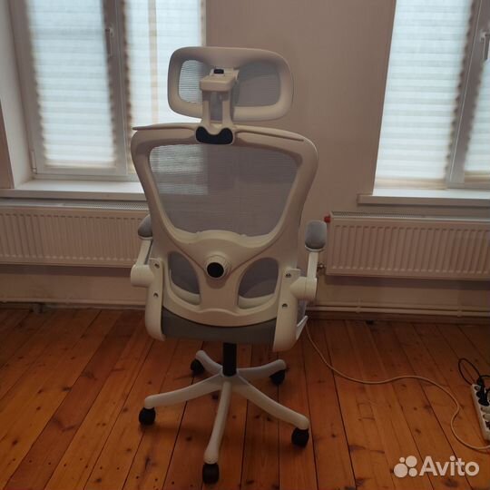 Офисное кресло