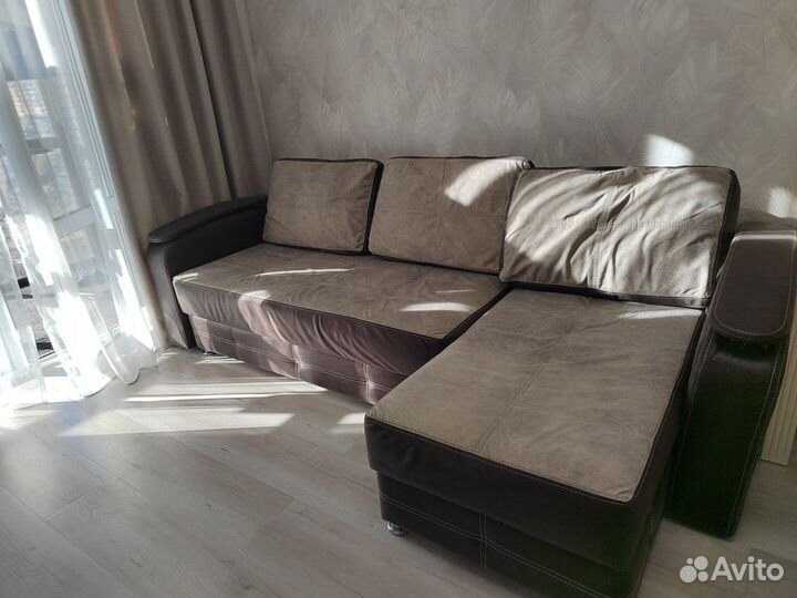 Большой угловой диван бу