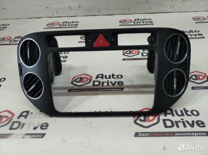 Рамка магнитолы Volkswagen Golf plus BSE 2007