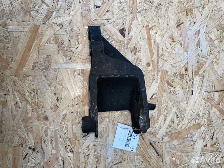 Кронштейн АКПП задний Chevrolet Cruze J300 A14NET