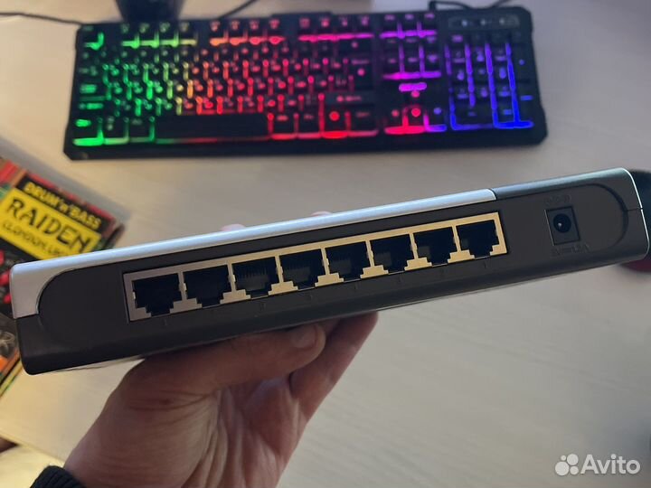 Коммутатор сети D-link des 1008d