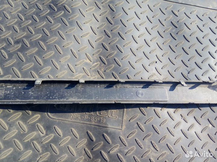 Накладка порога Audi A8 D3