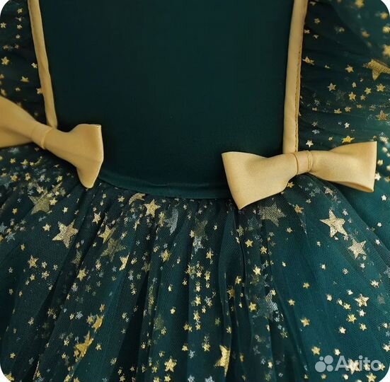 Пышное нарядное платье для девочки зеленое