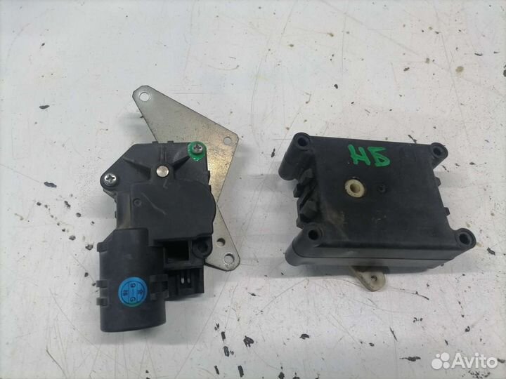 Сервопривод заслонки печки Nissan bluebird 14