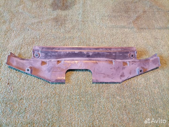 Накладка замка капота 61874AV600 Nissan Primera P1