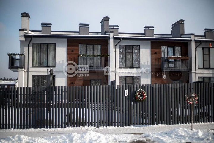 Таунхаус 83 м² на участке 1,5 сот.